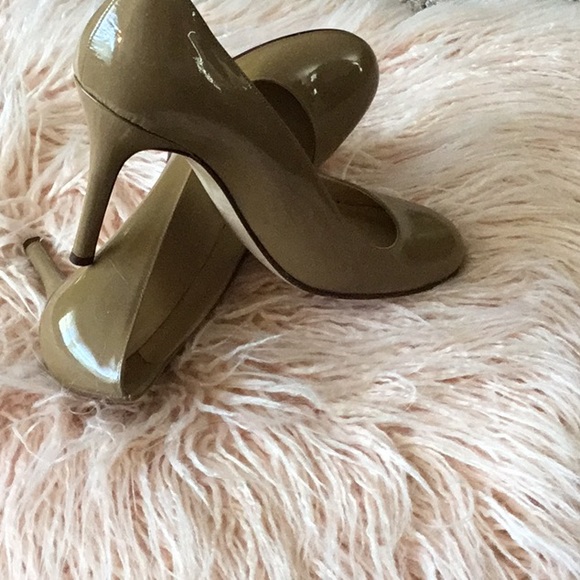 💲1 DAY SALE💲BNWOT Kate Spade Tan Pumps - Picture 3 of 4